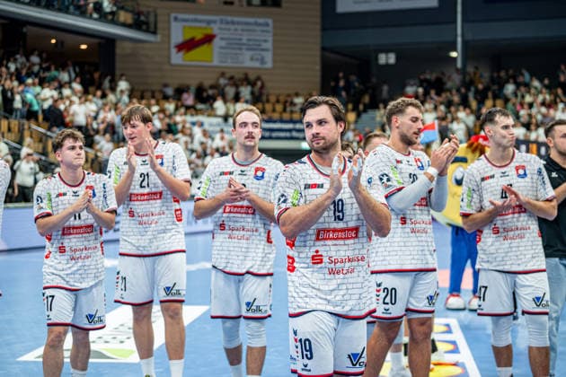 DHB Pokal; TV Hüttenberg - THW Kiel, 23.09.26 Vit Reichl (TV Hüttenberg, 19), Paul Ohl (TV Hüttenberg, 10), Julius Gümbel (TV Hüttenberg, 21), Phil Spandau (TV Hüttenberg, 17), Leif Haack (TV Hüttenberg, 20), Danil Dyatlov (TV Hüttenberg, 47) DHB Pokal; TV Hüttenberg - THW Kiel: Wetzlar, 23.09.26 Copyright: xBEAUTIFULxSPORTS Roeczeyx