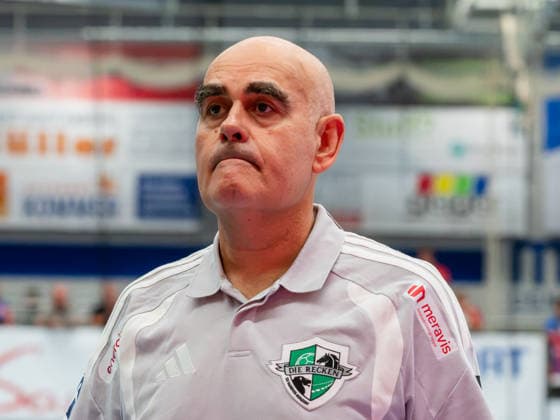 Juan Carlos Pastor (TSV Hannover-Burgdorf Cheftrainer), HBW Balingen-Weilstetten vs. TSV Hannover-Burgdorf, Handball, DHB-Pokal, 2. Runde, Saison 2026 2027, 23.09.2026, HBW Balingen-Weilstetten vs. TSV Hannover-Burgdorf, Handball, DHB-Pokal, 2. Runde, Saison 2026 2027, 23.09.2026 Balingen Copyright: xEibner-Pressefoto FlorianxSchustx EP_FSU