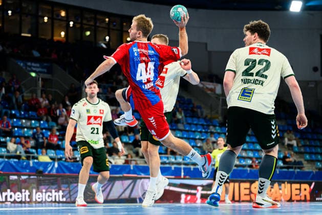 Bietigheim: HBL - 26 27 - DHB-Pokal - SG BBM Bietigheim - GWD Minden Mathias Larson (Bietigheim) Bietigheim-Bissingen Egetrans Arena Baden-Württemberg Deutschland