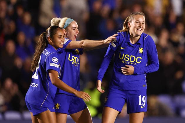 Chelsea v Austria Wien 23 September 2026, London - UEFA Women s Champions League - Chelsea v Austria Wien - Wieke Kaptein of Chelsea celebrates their first goal with Alyssa Thompson of Chelsea and Ellie Carpenter of Chelsea - Photo: Jacques Feeney Offside. London UK Copyright: xJacquesxFeeneyx xOffsidexOffside