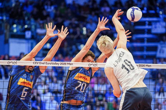 Italy s Simone Giannelli, Italy™s Pardo Mati and Finland s Luka Marttila in action during the quarter final match of the CEV Enel Eurovolley 2026, between Italy and Finland, at the Palavela in Turin, north west Italy - Wednesday, September 23, 2026. .  Copyright: xMarcoxAlpozzi LaPressex
