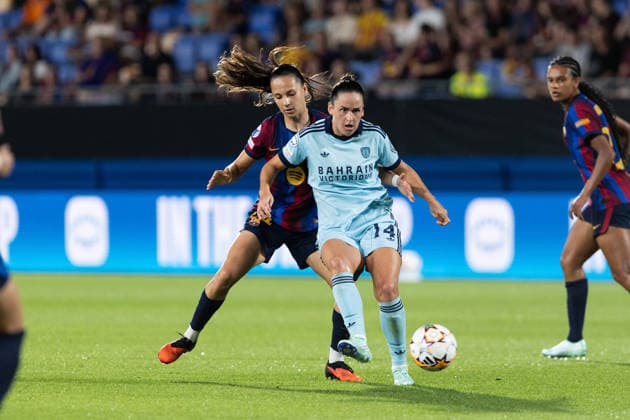 September 23, 2026, Sant Joan Despo, Catalonia, Spain: Martina Fernandez of FC Barcelona, Barca and Evelyne Viens of Paris FC challenge for the ball during the UEFA WomenÃ¢â‚¬â ¢s Champions League Matchday 1 match between FC Barcelona and Paris FC at Estadi Johan Cruyff in Sant Joan DespoÂ­, Barcelona, Spain. Sant Joan Despo Spain - ZUMAs316 20260923_znp_s316_049 Copyright: xMartixSeguraxRamonedax