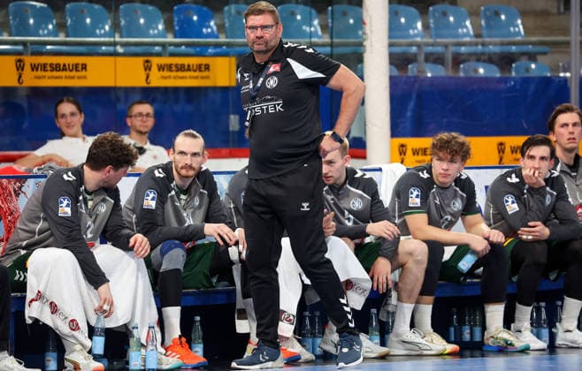 23.09.2026, Deutschland, Bietigheim, Handball DHB-Pokal, Saison 2026 2027 SG BBM Bietigheim vs. GWD Minden, GWD Trainer Aaron Ziercke