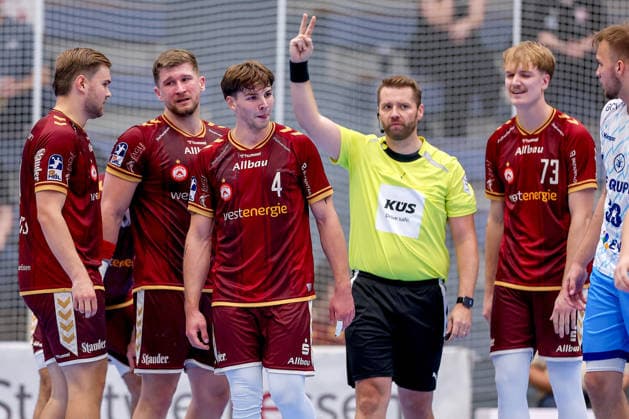 23.09.2026. 2. Runde im DHB Pokal, TuSEM Essen - 1. VfL Potsdam. Felix Göttler (TUSEM Essen 04) reagiert auf 2 Minuten Strafe NRW Deutschland