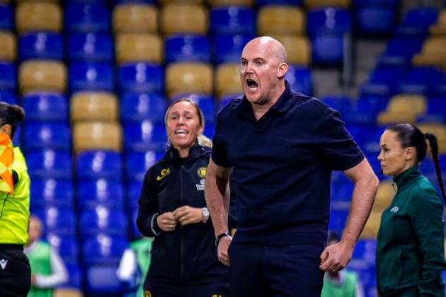 SOCCER - WCL, Chelsea vs A.Wien LONDON,ENGLAND,23.SEP.26 - SOCCER - UEFA Women s Champions League, Chelsea FC vs FK Austria Wien. Image shows the disappointment of head coach Stefan Kenesei (A.Wien).  GEPAxpictures xKevinxHackner