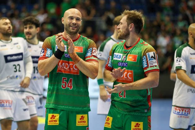 23.09.2026, xgox, Handball - DHB Pokal 2. Runde SC Magdeburg - HSG Wetzlar emspor, v.l. Oscar Bergendahl (Magdeburg, 54) , Albin Lagergren (Magdeburg, 21) Jubel ueber den Sieg, Jubel nach Spielende Magdeburg