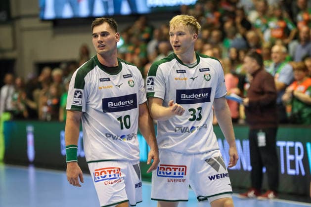 23.09.2026, xgox, Handball - DHB Pokal 2. Runde SC Magdeburg - HSG Wetzlar emspor, v.l. Josip Simic (Wetzlar, 10), Georg Löwen (Wetzlar, 33) enttaeuscht, schaut enttaeuscht, niedergeschlagen, disappointed Magdeburg