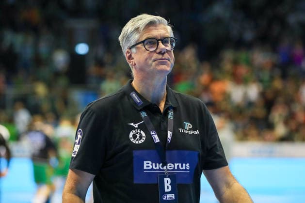 23.09.2026, xgox, Handball - DHB Pokal 2. Runde SC Magdeburg - HSG Wetzlar emspor, v.l. Runar Sigtryggsson (Wetzlar, Trainer) enttaeuscht, schaut enttaeuscht, niedergeschlagen, disappointed Magdeburg