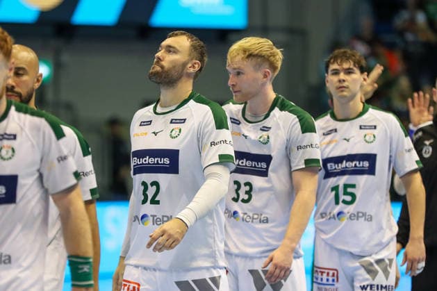 23.09.2026, xgox, Handball - DHB Pokal 2. Runde SC Magdeburg - HSG Wetzlar emspor, v.l. Nikolaj Laeso (Wetzlar, 32), Georg Löwen (Wetzlar, 33) enttaeuscht, schaut enttaeuscht, niedergeschlagen, disappointed Magdeburg