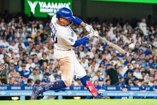 September 24, 2026, Los Angeles, California, USA: Mookie Betts 50 of the Los Angeles Dodgers at bat during a regular-season MLB, Baseball Herren, USA game against the San Diego Padres on Thursday September 24, 2026 at Dodger Stadium in Los Angeles, California.Dodgers defeat Padres, 7-0. ENRIQUE GURROLA BNS PI Dodgers Defeat Padres, 7-0 - ZUMAp124 20260924_zaa_p124_037 Copyright: xEnriquexGurrolax