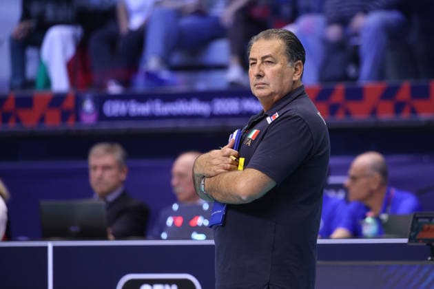 IPA88885636 - Ferdinando De Giorgi (Head Coach of Italy) looked disappointed during the CEV Eurovolley 2026 quarterfinal match between Italy and Finland, a men s CEV Eurovolley match held in Turin, Italy, on September 23, 2026  Copyright: xClaudioxBenedetto IPAxSportx xx IPA88885636