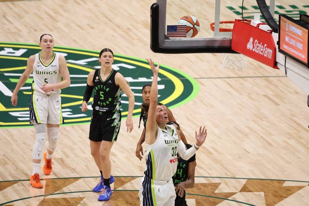 September 23, 2026, Seattle, Washington, USA: Dallas Wings forward JESSICA SHEPARD (32) attempts a field goal during the third quarter of the WNBA, Basketball Damen, USA match between the Seattle Storm and Dallas Wings at Climate Pledge Arena in Seattle. WNBA 2026: Dallas 103:91 Seattle  - ZUMAd218 20260923_zsp_d218_018 Copyright: xRichardxDizonx