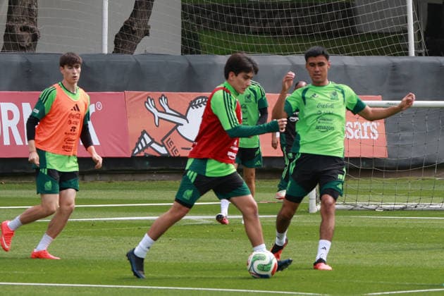 Training Session Of The Mexican National Football Team In Mexico City Players from the Mexican National Football Team participate in a training session at the High Performance Center of the Mexican Football Federation (FMF), south of Mexico City, Mexico, on September 23, 2026. MÃ xico City Mexico  Copyright: xJosexLuisxToralesx originalFilename:torales-notitle260923_npJ2n.jpg