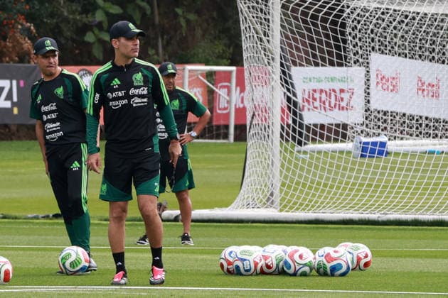 Training Session Of The Mexican National Football Team In Mexico City Rafael Marquez, Technical Director of the Mexican National Football Team, is seen during a training session at the High Performance Center of the Mexican Football Federation (FMF), south of Mexico City, Mexico, on September 23, 2026. MÃ xico City Mexico  Copyright: xJosexLuisxToralesx originalFilename:torales-notitle260923_npJsk.jpg