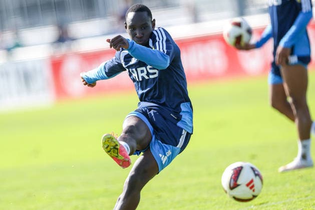 23.09.2026, Fussball, Training des FC Schalke 04. Junior Adamu (FC Schalke 04) Gelsenkirchen Trainingsgelände FC Schalke 04 NRW Deutschland xRHR-FOTO YYx Copyright: RHR-FOTOx RHR-FOTO YY