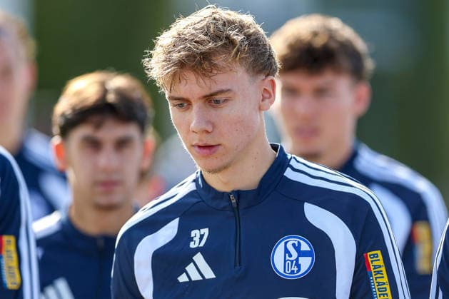 23.09.2026, Fussball, Training des FC Schalke 04. Niclas Damberg (U19) Gelsenkirchen Trainingsgelände FC Schalke 04 NRW Deutschland xRHR-FOTO YYx Copyright: RHR-FOTOx RHR-FOTO YY
