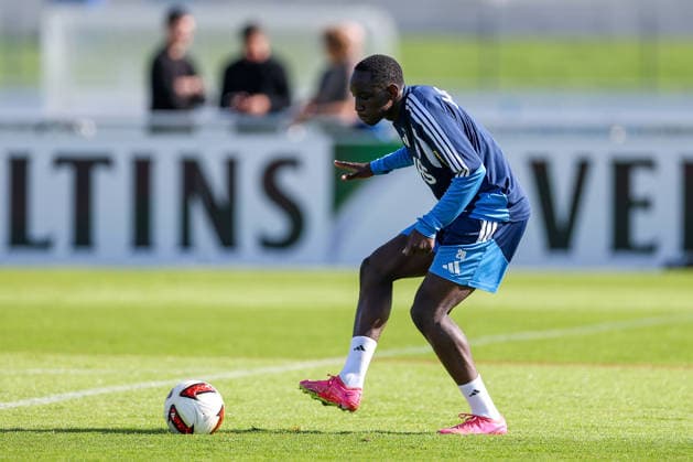 23.09.2026, Fussball, Training des FC Schalke 04. Jean-Paul Ndiaye (U23 Schalke04 19) Gelsenkirchen Trainingsgelände FC Schalke 04 NRW Deutschland xRHR-FOTO YYx Copyright: RHR-FOTOx RHR-FOTO YY