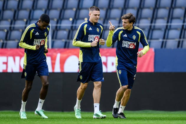 260924 Alexander Isak, Emil Holm and Victor Nilsson Lindelöf of the Swedish men s national football team at a training session on September 24, 2026 in Stockholm. Photo: Jesper Zerman BILDBYRAN kod JZ JZ0758 fotboll football soccer fotball nations league uefa nations league träning practice training sverige sweden sverige a bbeng Copyright: JESPERxZERMAN BB260924JZ001