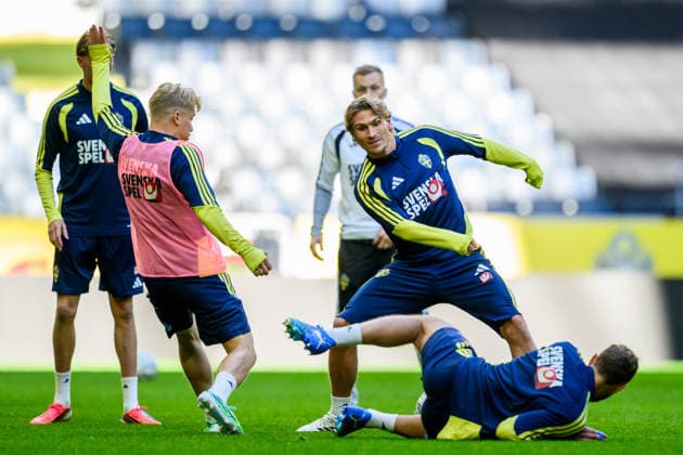 260924 Daniel Svensson and Carl Starfelt of the Swedish men s national football team at a training session on September 24, 2026 in Stockholm. Photo: Jesper Zerman BILDBYRAN kod JZ JZ0758 fotboll football soccer fotball nations league uefa nations league träning practice training sverige sweden sverige a bbeng Copyright: JESPERxZERMAN BB260924JZ029