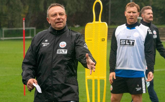 24.09.2026, Fußball, Herren, 3. Liga 2026 27, FC Hansa Rostock, Training, Vorstellung Trainer Andre Breitenreiter Hansa Rostocks neuer Trainer Andre Breitenreiter (li.) bei seiner ersten Trainingseinheit. Andreas Voglsammer (FC Hansa Rostock, re.) Rostock Ostseestadion Mecklenburg-Vorpommern Deutschland
