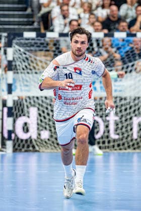 DHB Pokal; TV Hüttenberg - THW Kiel, 23.09.26 Vit Reichl (TV Hüttenberg, 19) DHB Pokal; TV Hüttenberg - THW Kiel: Wetzlar, 23.09.26 Copyright: xBEAUTIFULxSPORTS Roeczeyx