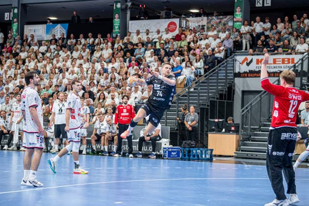 DHB Pokal; TV Hüttenberg - THW Kiel, 23.09.26 Vincent Büchner (THW Kiel, 74), Danil Dyatlov (TV Hüttenberg, 47), Hendrik Schreiber (TV Hüttenberg, 51), Simon Böhne (TV Hüttenberg, 12) DHB Pokal; TV Hüttenberg - THW Kiel: Wetzlar, 23.09.26 Copyright: xBEAUTIFULxSPORTS Roeczeyx