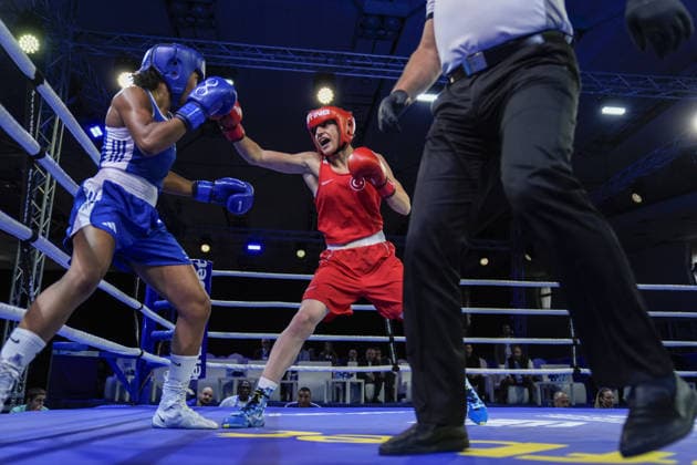 2026 European Boxing Championships in Bulgaria SOFIA, BULGARIA - SEPTEMBER 24, 2026: Turkish boxer Gizem Ozer (red) competes against French opponent Sthelyne Grosy (blue) during their women s 60kg semi-final bout at the 2026 European Boxing Championships at the Asics Arena in Sofia, Bulgaria, on September 24, 2026. Osmancan Gurdogan Anadolu Sofia Bulgaria. Editorial use only. Please get in touch for any other usage.  Copyright: x2026xAnadoluxOsmancanxGurdoganx
