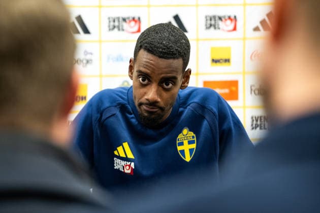 260924 Alexander Isak of the Swedish men s national football team in the mixed zone on September 24, 2026 in Stockholm. Photo: Jesper Zerman BILDBYRAN kod JZ JZ0759 fotboll football soccer fotball nations league uefa nations league presskonferens press conference, PK, Pressekonferenz sverige sweden sverige a bbeng Copyright: JESPERxZERMAN BB260924JZ046