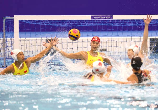 (260924) -- NAGOYA, Sept. 24, 2026 -- Shen Yineng (C), goalkeeper of China, defends during the women s Water polo, Wasserball match between China and Japan at the 20th Asian Games Aichi-Nagoya 2026 in Nagoya, Japan, Sept. 24, 2026. ) (SP)JAPAN-NAGOYA-ASIAN GAMES-WATER POLO-WOMEN-CHN VS JPN DengxHua 