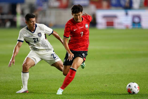 South Korea v Ecuador - International Friendly, Länderspiel, Nationalmannschaft Match Son Heung-min of South Korea and Alan Franco of Ecuador in action during an international friendly match presented by Hana Bank between the Republic of Korea and Ecuador at World Stadium in Suwon, South Korea, on September 24, 2026. Suwon GYEONGGI South Korea  Copyright: xSeung-ilxRyux originalFilename:ryu-football260924_npedA.jpg