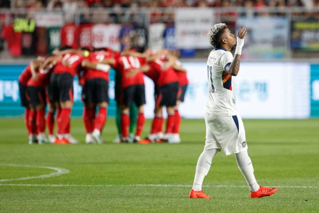 South Korea v Ecuador - International Friendly, Länderspiel, Nationalmannschaft Match Kenny Arroyo of Ecuador reacts before the match during an international friendly presented by Hana Bank between the Republic of Korea and Ecuador at World Stadium in Suwon, South Korea, on September 24, 2026. Suwon GYEONGGI South Korea  Copyright: xSeung-ilxRyux originalFilename:ryu-football260924_npoe1.jpg