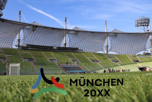 ! ACHTUNG FOTOMONTAGE ! Hier im Bild das Olympiastadion in München, wo über eine mögliche Olympiavergabe nach München erneut die Olympischen Sommerspiele ausgetragen werden sollen, Olympiabewerbung München, Olympia, Landeshauptstadt, hier mit dem abfotografierten Logo, Schriftzug der Bewerbung München 20XX, Abstimmung