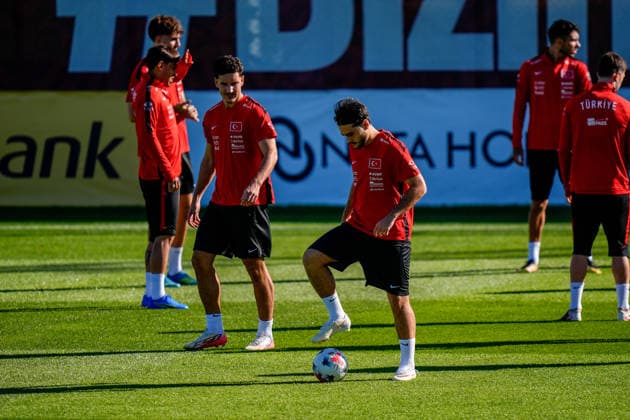 Ahead of Turkiye v France - UEFA Nations League ISTANBUL, TURKIYE - SEPTEMBER 24: Deniz Gul (L) of Turkiye takes part in a training session ahead of the UEFA Nations League A Group 1 match between Turkiye and France at the Turkish Football Federation (TFF) Hasan Dogan National Teams Camp and Training Facilities in Istanbul, Turkiye, on September 24, 2026. Muhammed Ali Yigit Anadolu Istanbul Turkey. Editorial use only. Please get in touch for any other usage.  Copyright: x2026xAnadoluxMuhammedxAlixYigitx