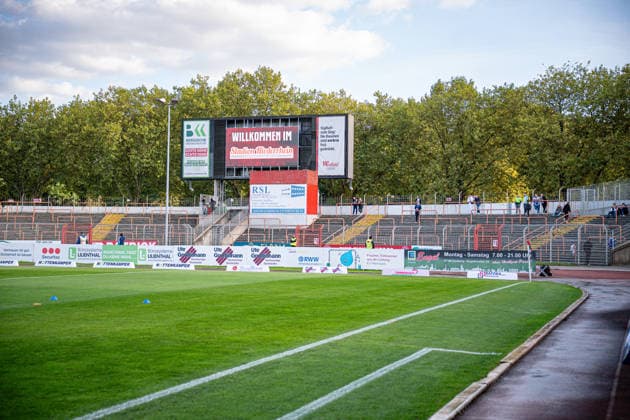 24.09.2026, Fussball, Saison 2026 2027, Testspiel, Rot-Weiß Oberhausen - FC Schalke 04, Stadionübersicht, Stadion Niederrhein xRHR-FOTO YYx Copyright: KROEGER RHR-FOTOx RHR-FOTO YY