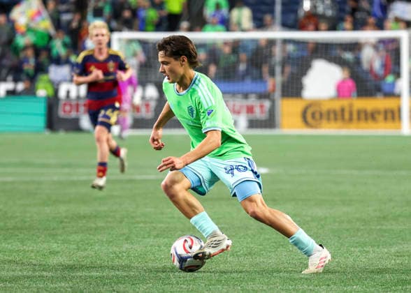 SEATTLE, WA - SEPTEMBER 23: Seattle Sounders FC forward Sebastian Gomez (90) in action in the first half during the MLS, Fussball Herren, USA match between Real Salt Lake and Seattle Sounders FC on September 23, 2026 at Lumen Field in Seattle, Washington. (Photo by Leslie Plaza Johnson Icon Sportswire) SOCCER: SEP 23 MLS Seattle Sounders FC vs Real Salt Lake EDITORIAL USE ONLY Icon260923060
