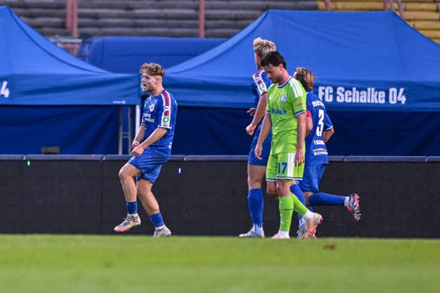 24.09.2026, Fussball, Saison 2026 2027, Testspiel, Rot-Weiß Oberhausen - FC Schalke 04, Timur Kesim (Rot-Weiß Oberhausen) freut sich über das Tor zum 2:0, xRHR-FOTO YYx Copyright: KROEGER RHR-FOTOx RHR-FOTO YY