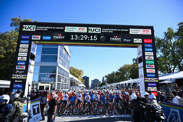 2026 UCI Road World Championships Picture by Zac Williams SWpix.com - 24 09 2026 - Cycling - 2026 UCI Road World Championships - MontrÃ al, Canada - Men Junior Road Race - Riders line up on the start, Great Britain Copyright: x xSWpix.comx(t axPhotographyxHubxLtd)xZacxWilliams SWpix.comx SWP-3521-2648