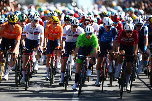 2026 UCI Road World Championships Picture by Vaughn Ridley SWpix.com - 24 09 2026 - Cycling - 2026 UCI Road World Championships - MontrÃ al, Canada - Men Junior Road Race - Netherlands Copyright: x xSWpix.comx(t axPhotographyxHubxLtd)xVaughnxRidley SWpix.comx SWP-3521-2655