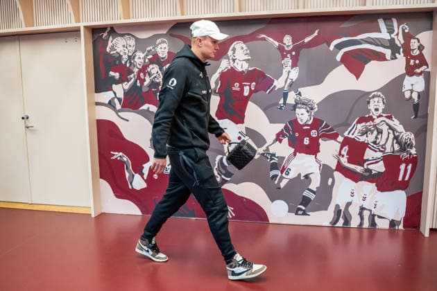 260924 Erling Braut Haaland of Norway arrives ahead of the Nations League football match between Norway and Denmark on September 24, 2026 in Oslo. Photo: Vegard Grott BILDBYRAN kod VG VG1005 bbeng fotboll football soccer fotball nations league landskamp norge norway danmark denmark Copyright: VEGARDxGRoTT BB260924VG011
