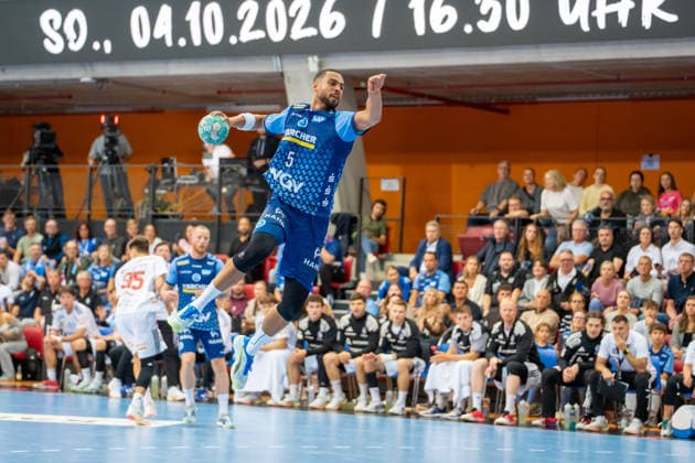 Handball I Herren I Saison 2026-2027 I DHB Pokal I 2. Runde I TVB Stuttgart - HC Erlangen I 24.09.2026 Philipp Ahouansou (5, TVB Stuttgart) im Wurf Stuttgart Scharrena Baden-Württemberg Deutschland Copyright: xLobeca MaxxPetershansx