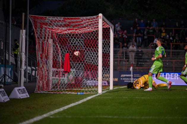 24.09.2026, Fussball, Saison 2026 2027, Testspiel, Rot-Weiß Oberhausen - FC Schalke 04, Ron Schallenberg (FC Schalke 04) erzielt das Tor zum 2:1, xRHR-FOTO YYx Copyright: KROEGER RHR-FOTOx RHR-FOTO YY