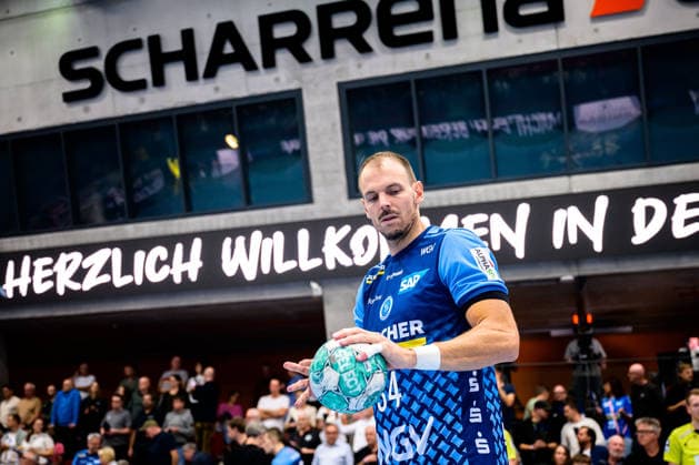 Stuttgart: HBL - 26 27 - DHB-Pokal - TVB Stuttgart - HC Erlangen Kai Häfner Haefner (Stuttgart) Stuttgart Scharrena Baden-Württemberg Deutschland