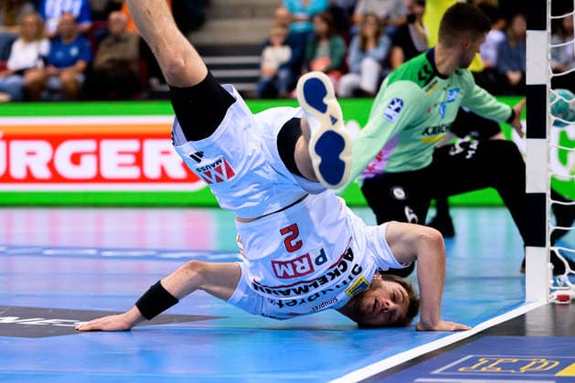 Stuttgart: HBL - 26 27 - DHB-Pokal - TVB Stuttgart - HC Erlangen Frieder Bandlow (HC Erlangen) Stuttgart Scharrena Baden-Württemberg Deutschland