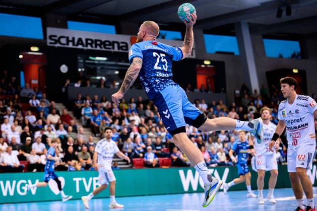 Stuttgart: HBL - 26 27 - DHB-Pokal - TVB Stuttgart - HC Erlangen Patrick Zieker (Stuttgart) Stuttgart Scharrena Baden-Württemberg Deutschland