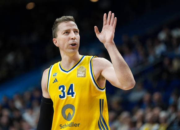 Justin Bean (Alba Berlin, 34) gestikuliert. GER, Alba Berlin vs Fraport Skyliners Frankfurt, easyCredit BBL, 2. Spieltag, Saison 2026 27, Uber Arena, Berlin, 24.09.2026 Alba Berlin vs Fraport Skyliners Frankfurt, easyCredit BBL, 2. Spieltag, Saison 2026 67, 24.09.2026 Berlin Copyright: xEibner-Pressefoto ScottxColemanx EP_SCN