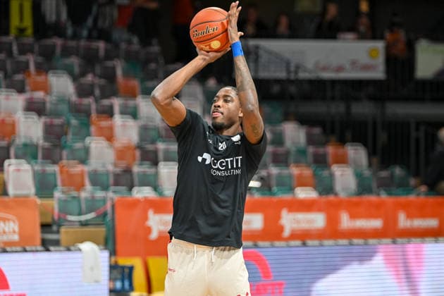 Hason Ward (Bamberg Baskets, 20) beim Warm-Up RASTA Vechta vs. Bamberg Baskets, easyCredit Basketball Bundesliga, 2. Spieltag, Saison 2026 2027, 24.09.2026, RASTA Vechta vs. Bamberg Baskets, easyCredit Basketball Bundesliga, 2. Spieltag, Saison 2026 2027, 24.09.2026 Vechta Copyright: xEibner-Pressefoto RobertxGertzenx EP_RGN
