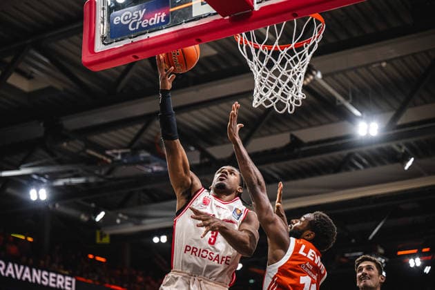 1. Basketball Bundesliga, easyCredit BBL, Saison 2026 2027, Herren, Hauptrunde, 2. Spieltag, 24.09.2026, RASTA Vechta - Bamberg Baskets Jordan Wright ( 3 - BMA365 Bamberg Baskets) beim Korbleger Vechta RASTA Dome Niedersachsen Deutschland