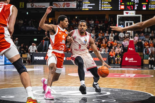 1. Basketball Bundesliga, easyCredit BBL, Saison 2026 2027, Herren, Hauptrunde, 2. Spieltag, 24.09.2026, RASTA Vechta - Bamberg Baskets Jordan Wright ( 3 - BMA365 Bamberg Baskets) in Aktion Vechta RASTA Dome Niedersachsen Deutschland