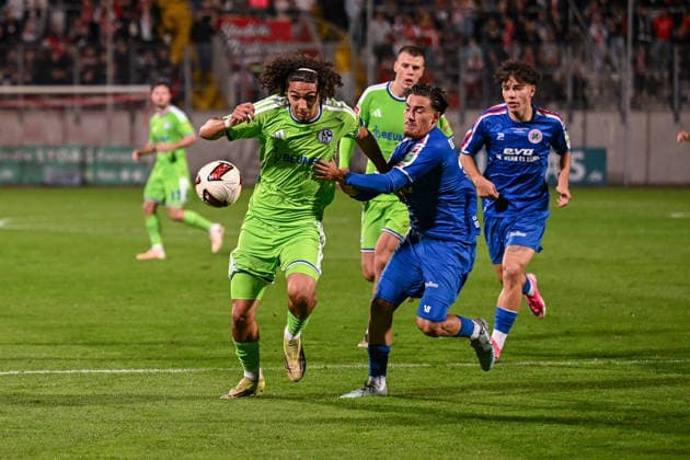 24.09.2026, Fussball, Saison 2026 2027, Testspiel, Rot-Weiß Oberhausen - FC Schalke 04, Amir El Abdouni (U19 FC Schalke 04), Hasan Onur (Rot-Weiß Oberhausen) xRHR-FOTO YYx Copyright: KROEGER RHR-FOTOx RHR-FOTO YY