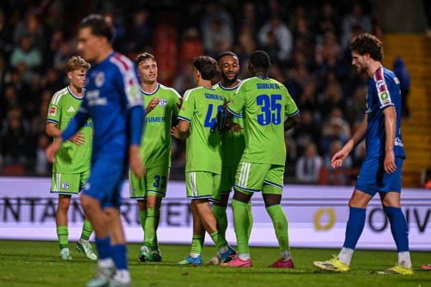 24.09.2026, Fussball, Saison 2026 2027, Testspiel, Rot-Weiß Oberhausen - FC Schalke 04, Moussa Sylla (FC Schalke 04) freut sich über das Tor zum 2:3, xRHR-FOTO YYx Copyright: KROEGER RHR-FOTOx RHR-FOTO YY